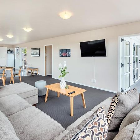 Fabulous Three Bedroom Home In Pakuranga Окленд Экстерьер фото