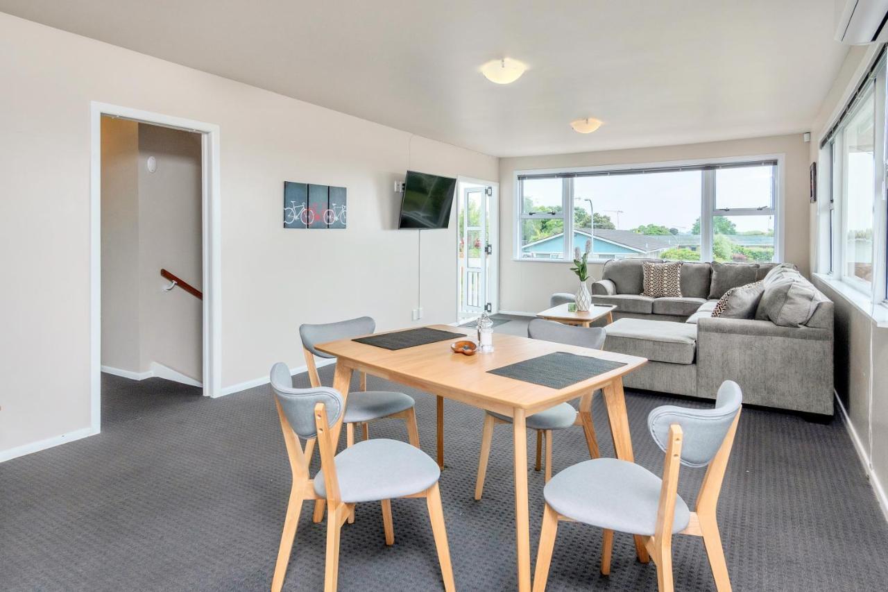 Fabulous Three Bedroom Home In Pakuranga Окленд Экстерьер фото